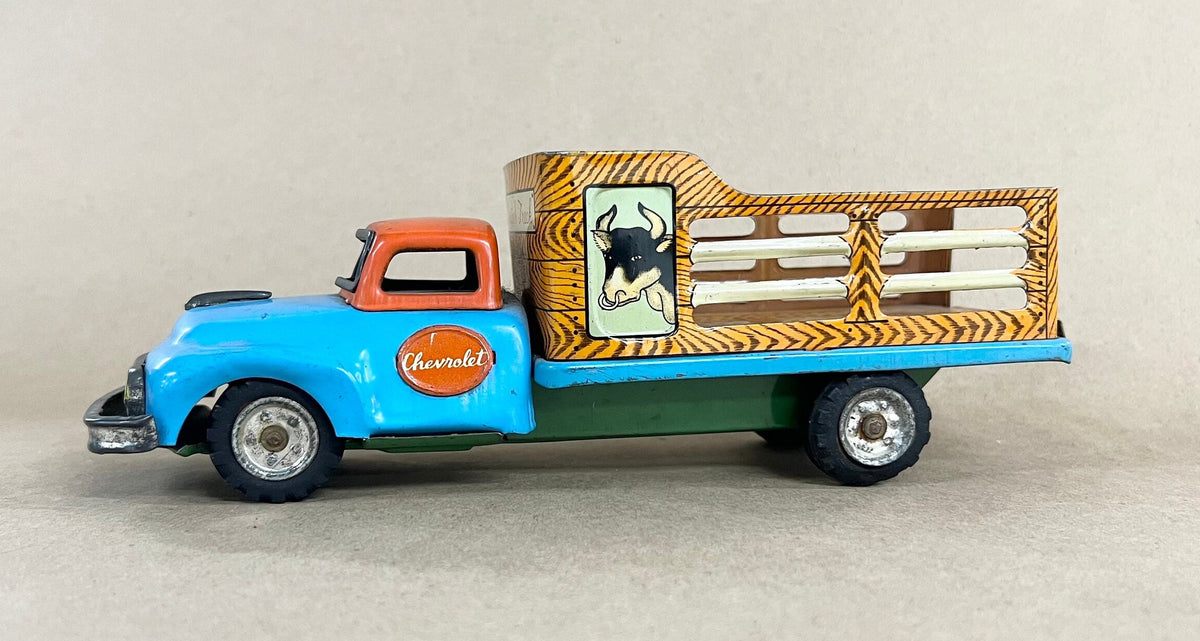 Tin Litho Friction Livestock Truck - RARE Chevrolet cattle truck - Made by Taniguchi Shoten Japan - Friction Works, Paint and tires great