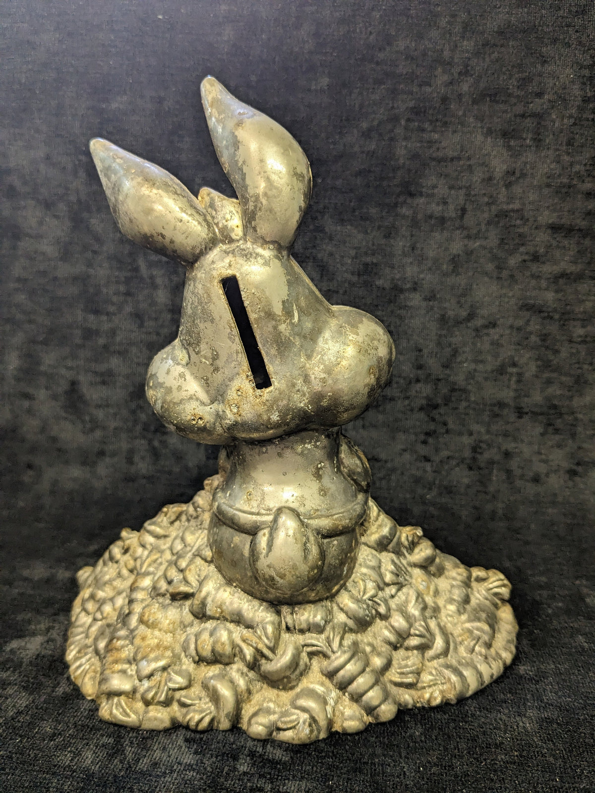 1998 Warner Bros. Silver Plated Bugs Bunny Bank - No Stopper - Bugs Bunny Sitting in Carrots - We all love Bugs Bunny