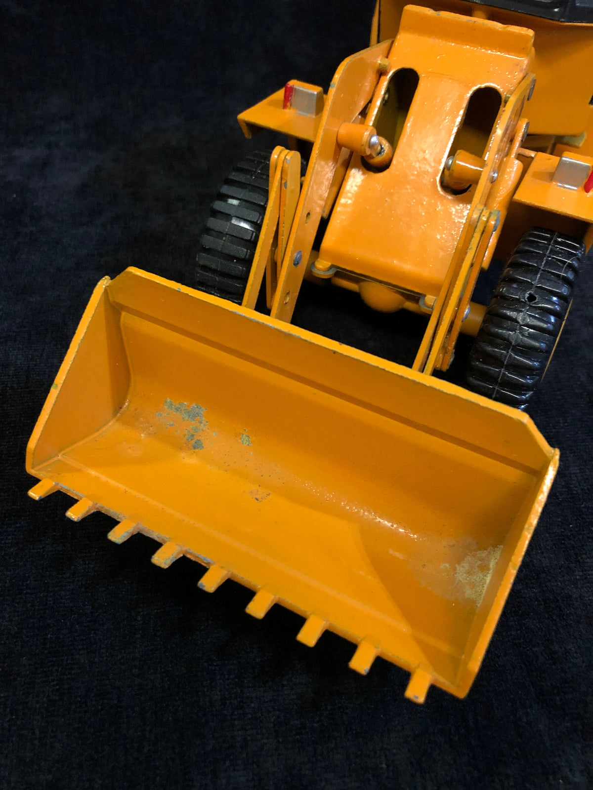 Case 740 Wheel Loader- 1/35 Diecast Scale Model