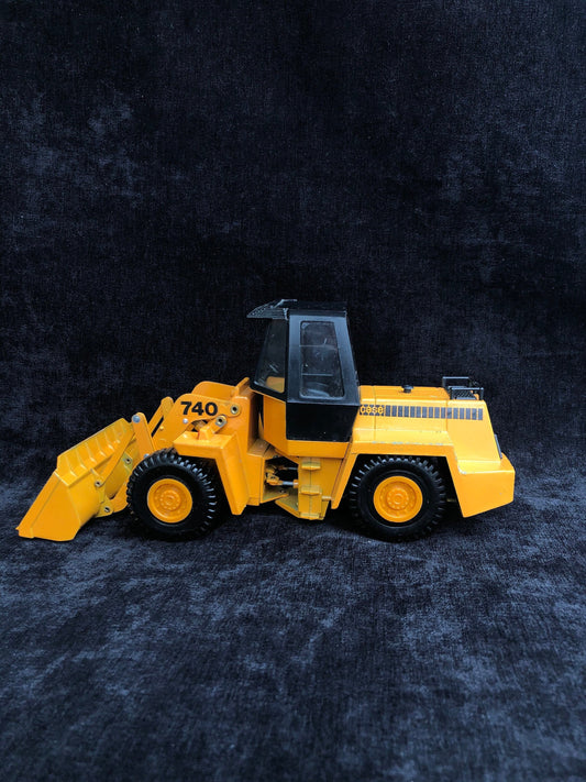 Case 740 Wheel Loader- 1/35 Diecast Scale Model