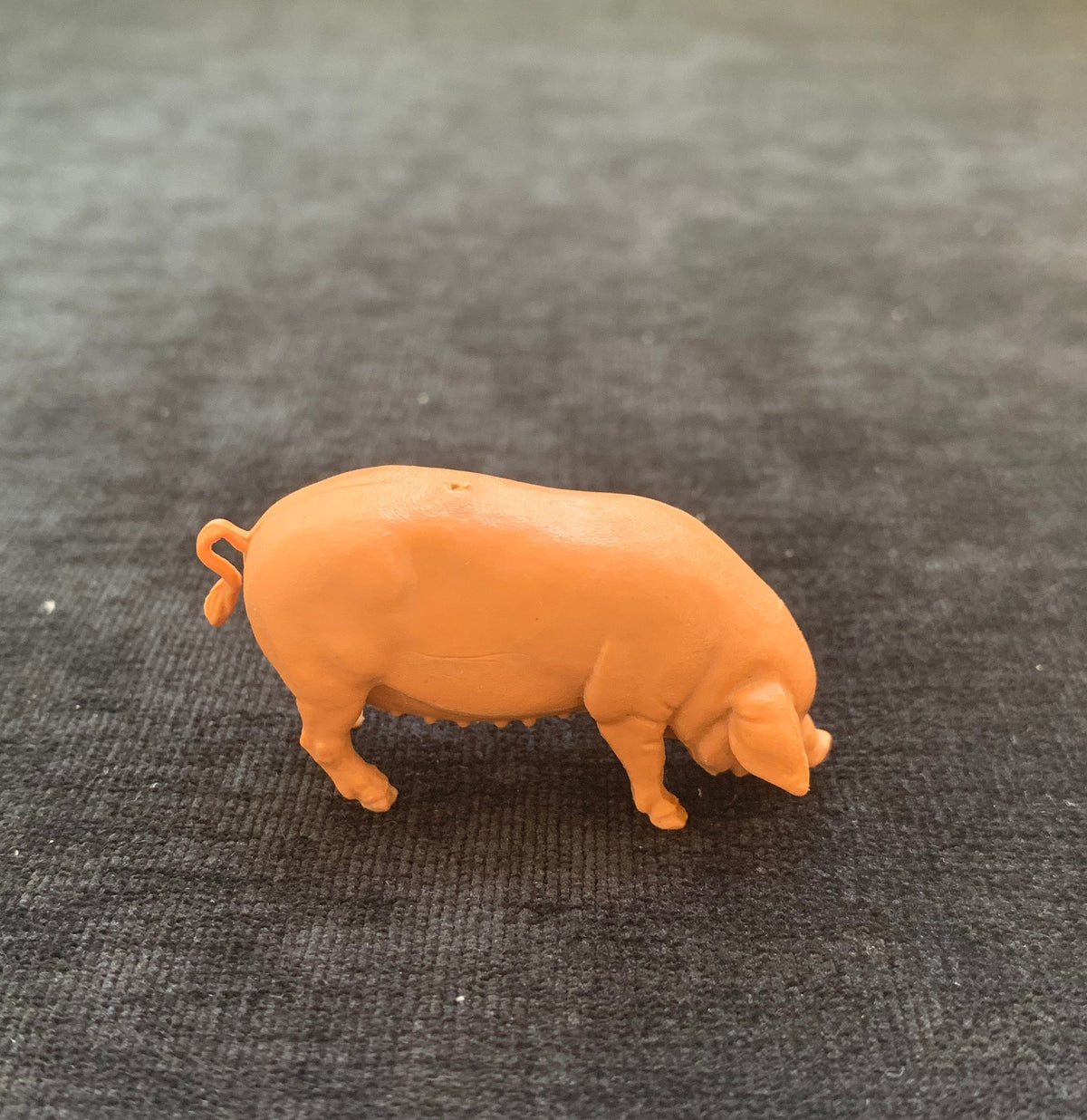 Mama and Baby Pig Toy Figurine-Set of 2 Britains LTD 1971 Vintage Plastic