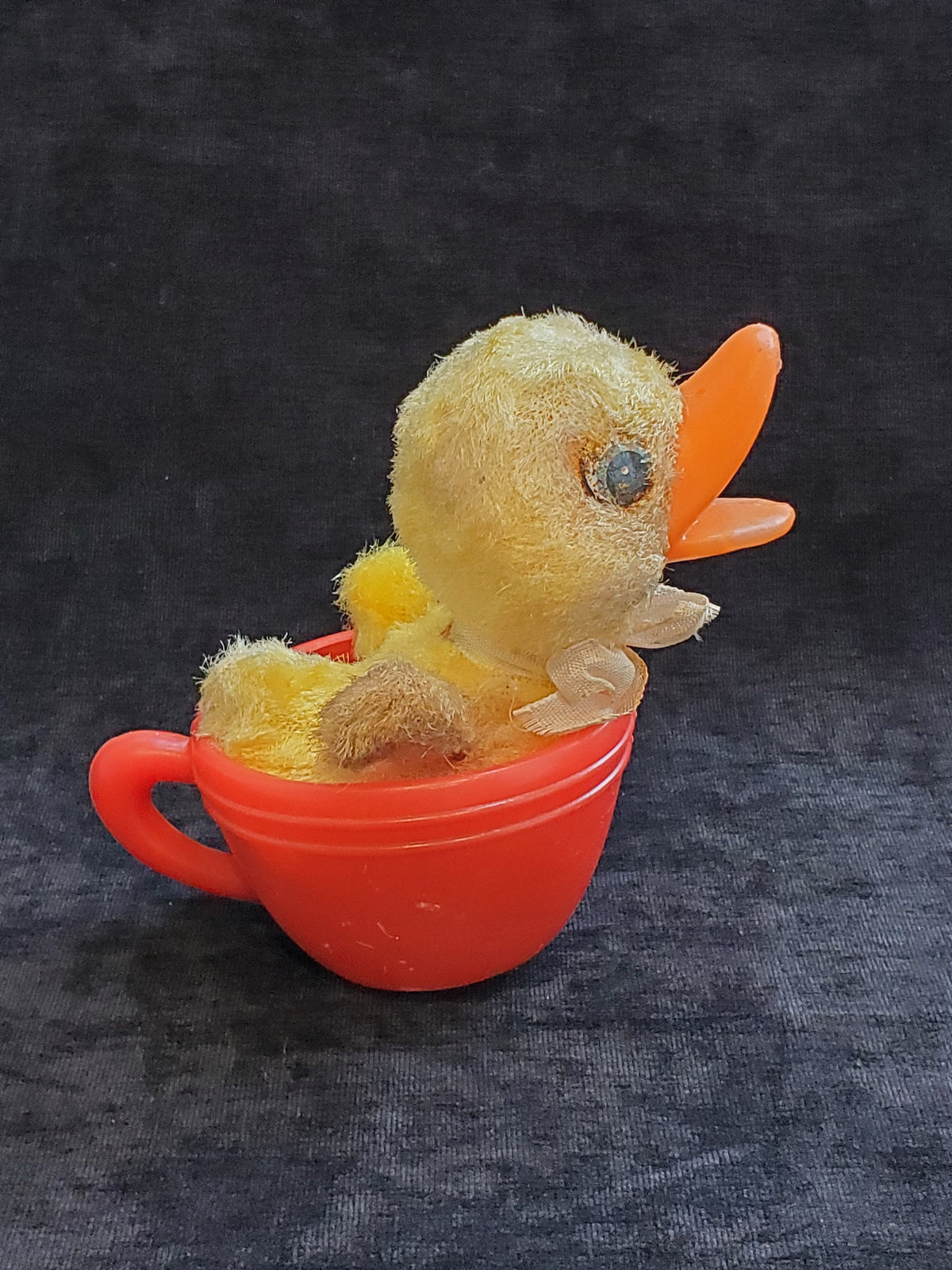 Working Teacup Pet With Sweet Duckling Taking a Spin - Wind Up Toy Mid Century
