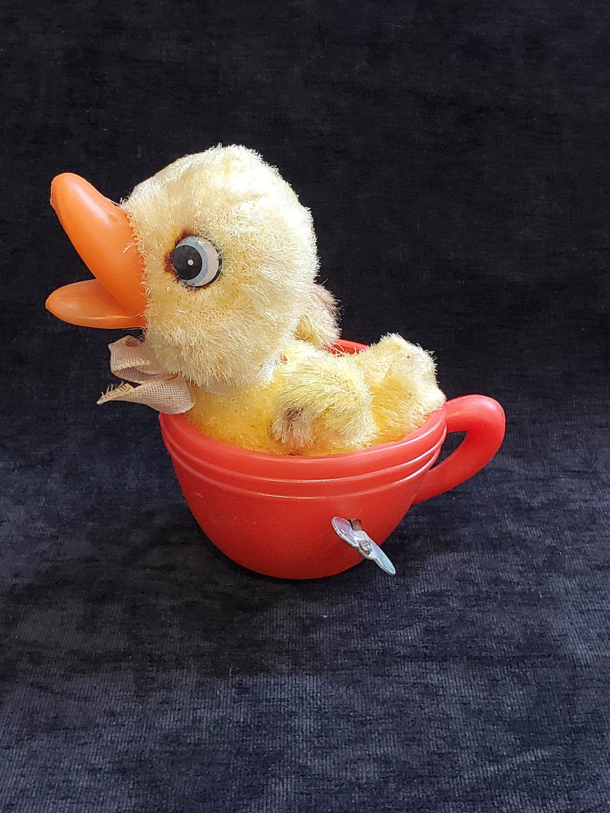 Working Teacup Pet With Sweet Duckling Taking a Spin - Wind Up Toy Mid Century