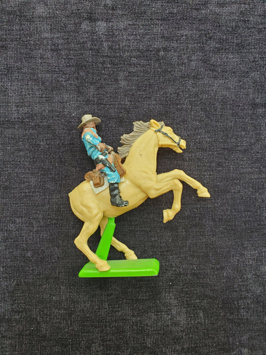 Britain LTD 1971 Cowboy on Horse (as is)