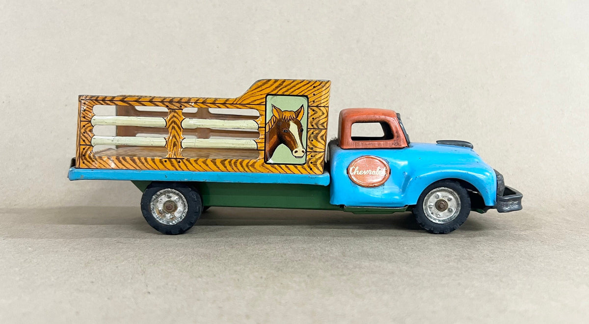 Tin Litho Friction Livestock Truck - RARE Chevrolet cattle truck - Made by  Taniguchi Shoten Japan - Friction Works, Paint and tires great