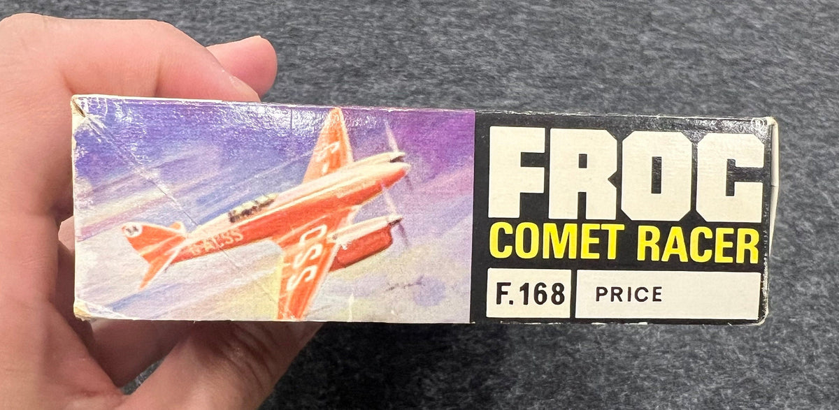 FROC Scale 1.72 Model Kit - DH88 Comet Racer - The Trail Blazers - Kit F168 with figures of Captain Scott and Capt Black - Realistic Models