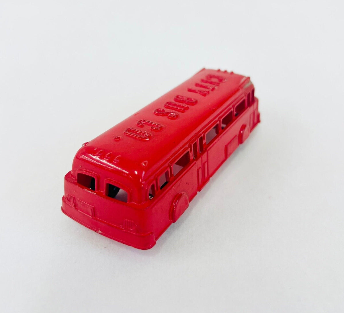 Renewal Red City Bus Co. - Made in the USA - No.124 - Fageol Twin Coach - Plastic Model -