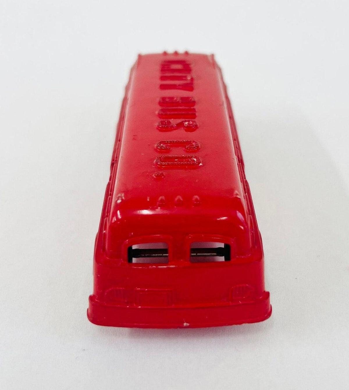 Renewal Red City Bus Co. - Made in the USA - No.124 - Fageol Twin Coach - Plastic Model -
