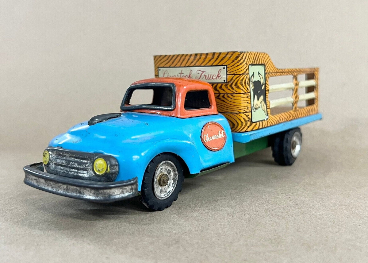 Tin Litho Friction Livestock Truck - RARE Chevrolet cattle truck - Made by  Taniguchi Shoten Japan - Friction Works, Paint and tires great