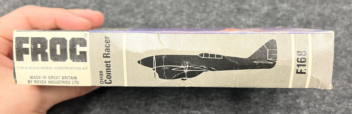 FROC Scale 1.72 Model Kit - DH88 Comet Racer - The Trail Blazers - Kit F168 with figures of Captain Scott and Capt Black - Realistic Models