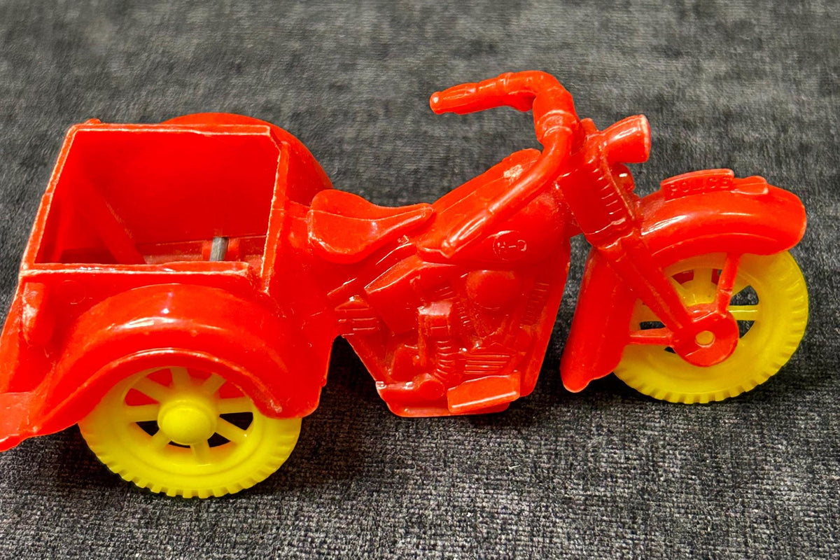 Thomas Toys -RARE 1950s Harley Davidson Delivery Trike and Delivery Man Driving- Delivery Man is Removable - Missing Plastic lid for Carrier