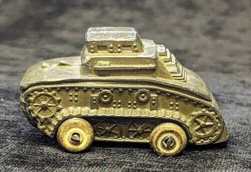 Barclay Manoil White Metal Tank with Original Wheels - small body crack front edge